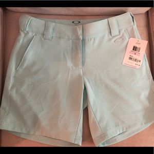 Oakley size 6 women’s shorts New!!